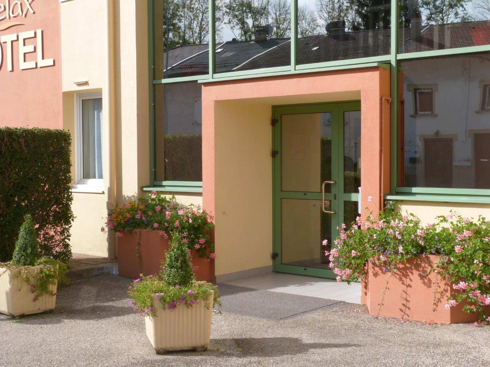 Relax Hotel Maillat Exterior photo